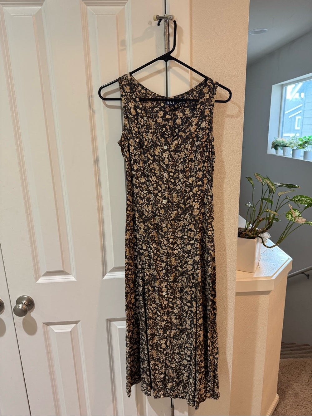GAP Vintage Black Floral Sleeveless Midi Dress